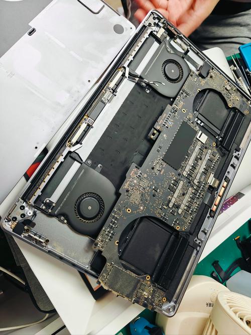 想开电脑维修店,是开个个人店呢,还是加盟源之源?