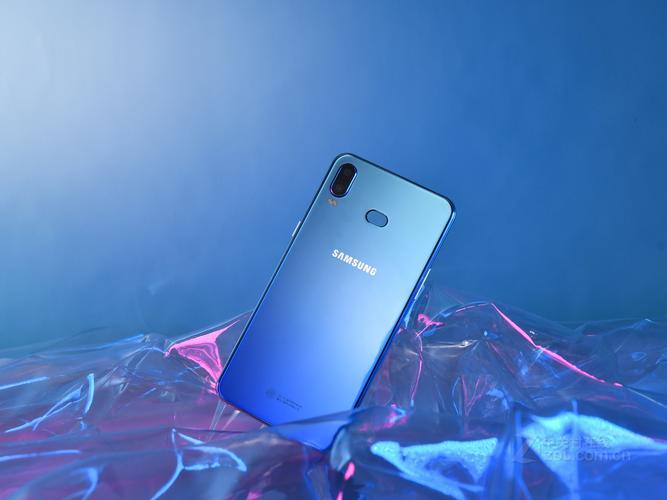 我买的三星a6s没有自带的音乐播放器,是否可以到三星维修服务中心给我安...