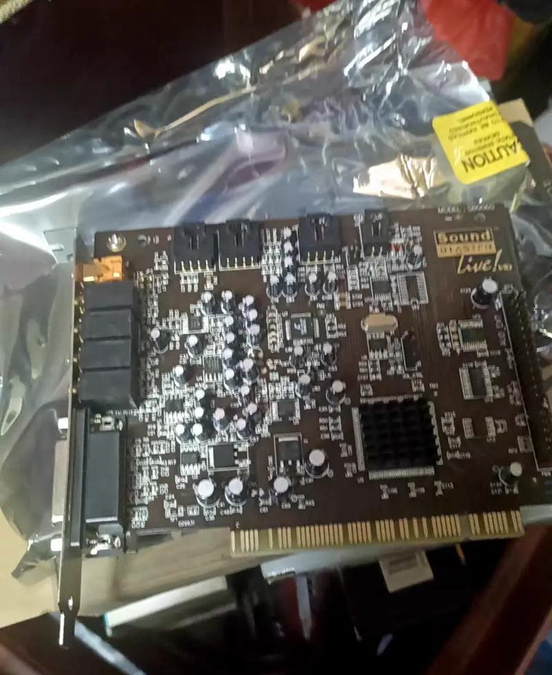 请大家推荐一套便宜一点的用来K歌的声卡。