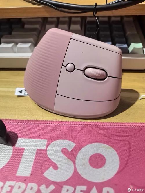 罗技easyswitch键在哪里