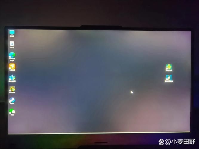 联想的笔记本YOGA710『1』4IKB屏幕存在严重漏光