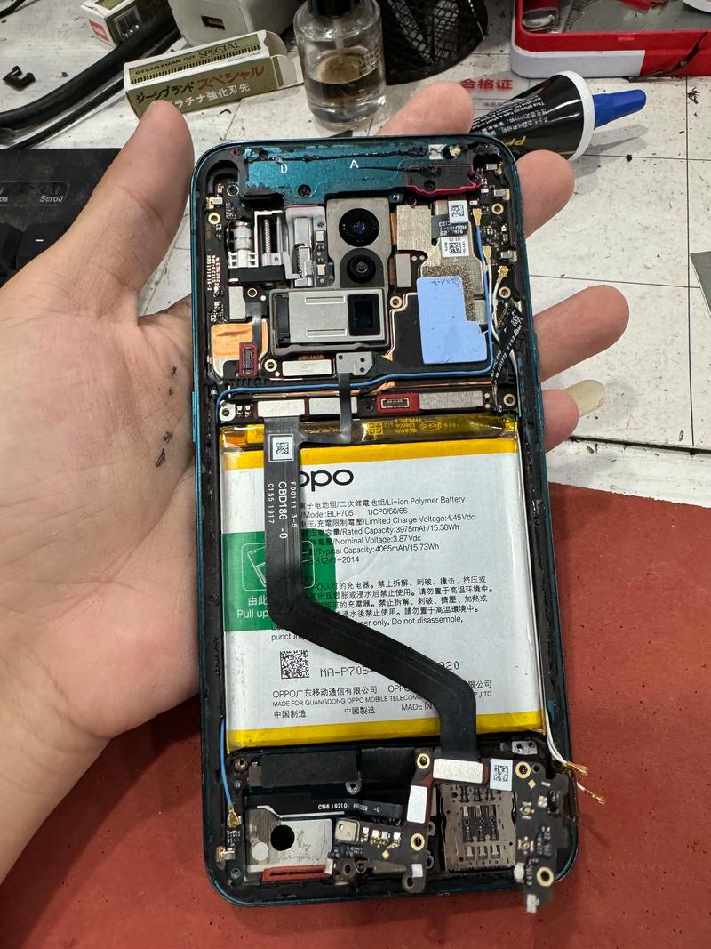 oppor9手机内屏坏了,要多少钱。