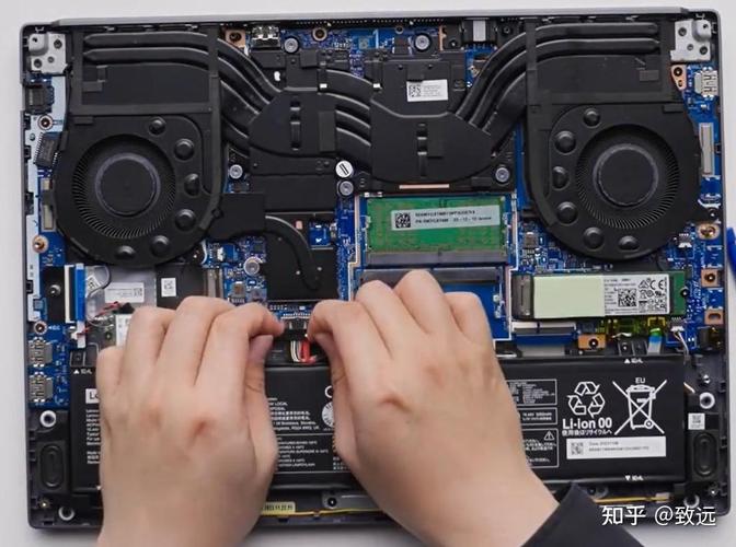 电脑主机怎么装固态硬盘?