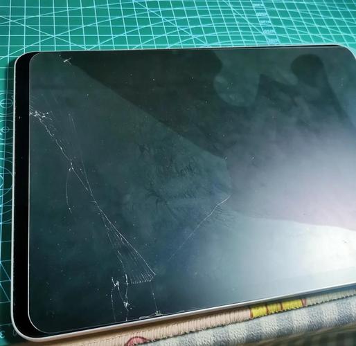 笔记本贴钢化膜会伤害涂层吗