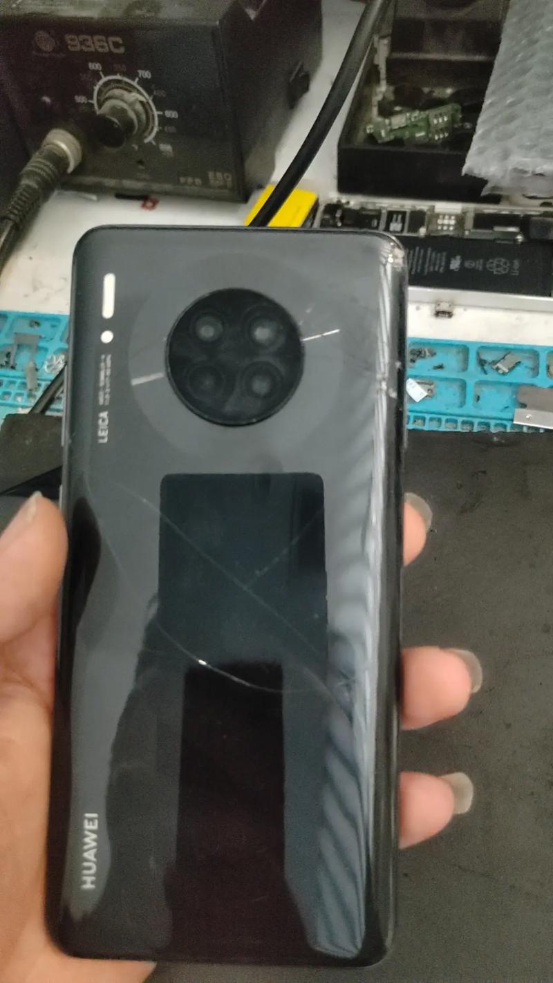 华为mate30换屏幕多少钱?