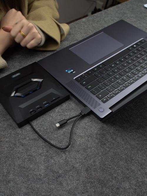 华为笔记本插光驱不显示硬盘