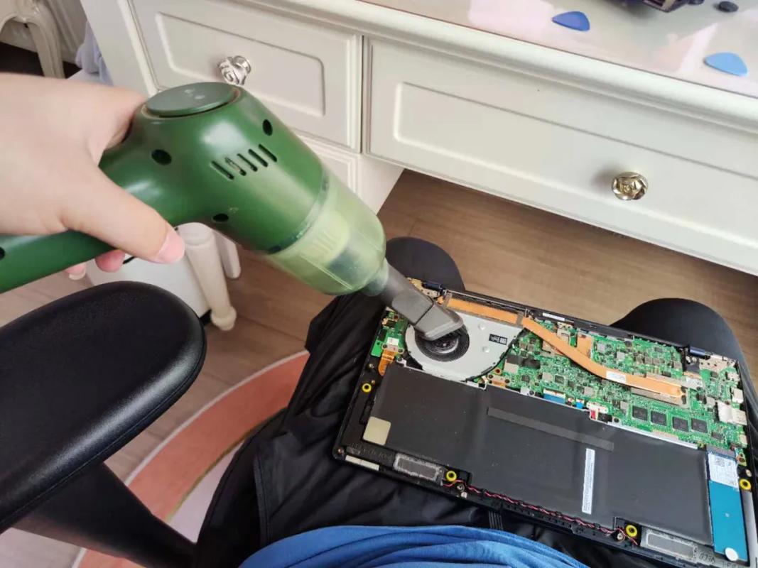 夏天笔记本电脑太热怎么办