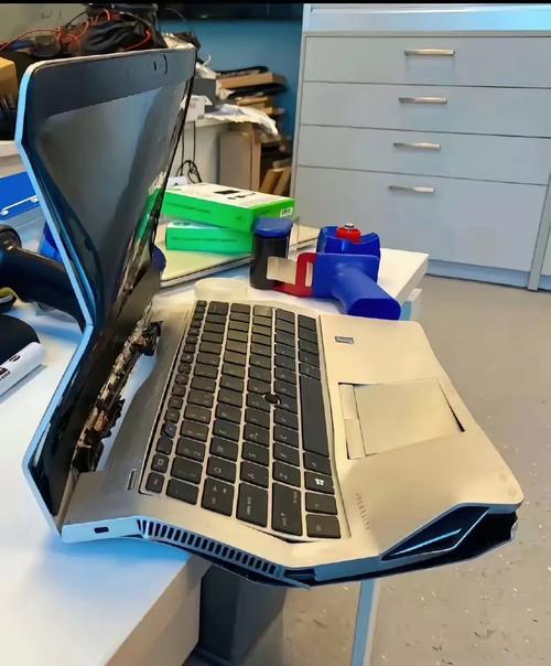 matebook14摔成这样怎么办?