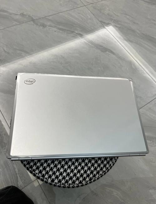 英特尔的电脑建议买吗