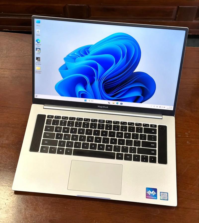 荣耀首款笔记本MagicBook曝光:荣耀10手机连接PC打造全新生态