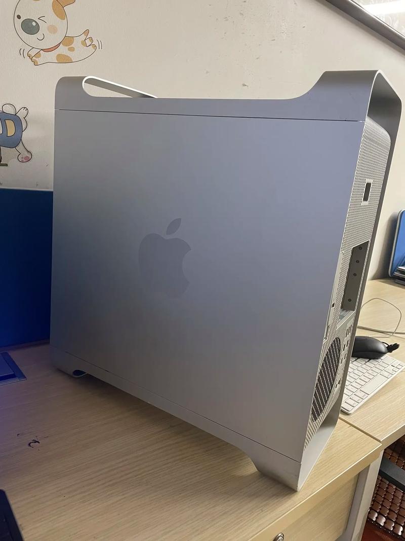 苹果台式电脑有机箱吗苹果电脑台式机都是一体机没有那种主机式样的台式...