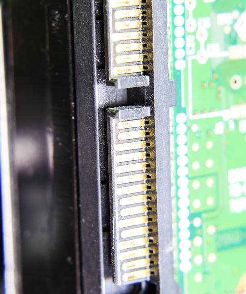 笔记电脑硬盘在哪电脑内部哪个是硬盘