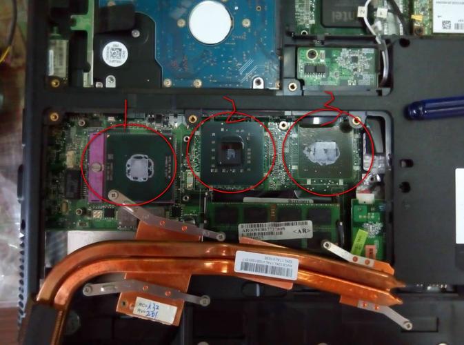 cpu在电脑什么位置