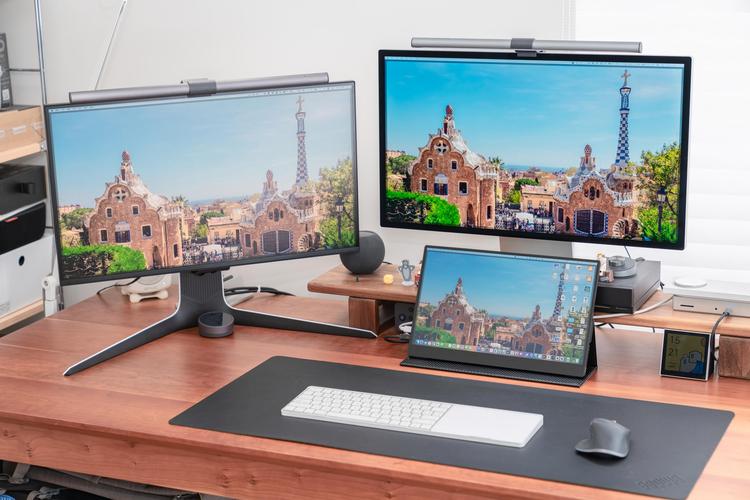 如何用笔记本电脑的屏幕做另一台主机的显示屏?