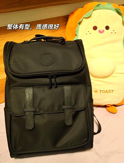 想找一款能妥善放置16寸MacBook的书包,有推荐吗?