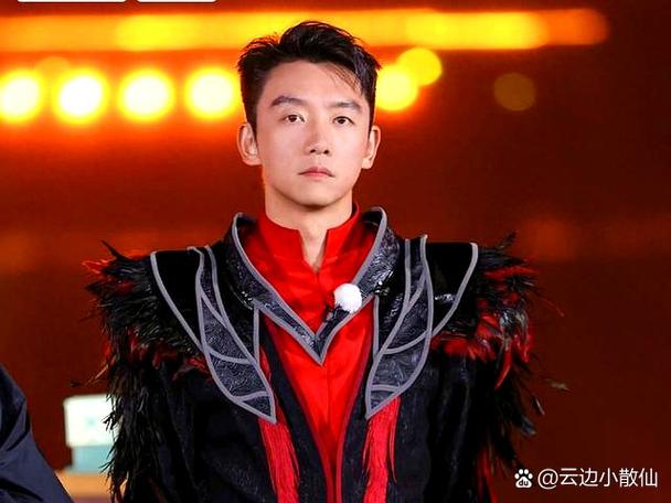 女生买电脑是14寸还是15寸?