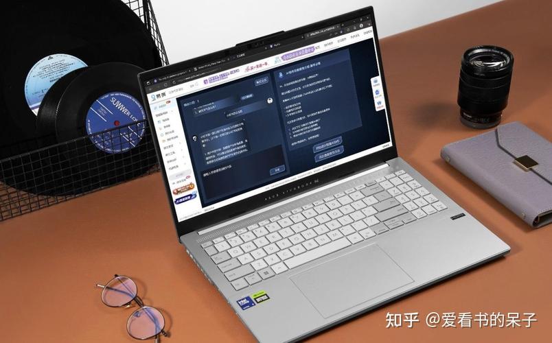 这才叫做掌上电脑,比笔记本性能还高,地铁通勤随时都能开黑