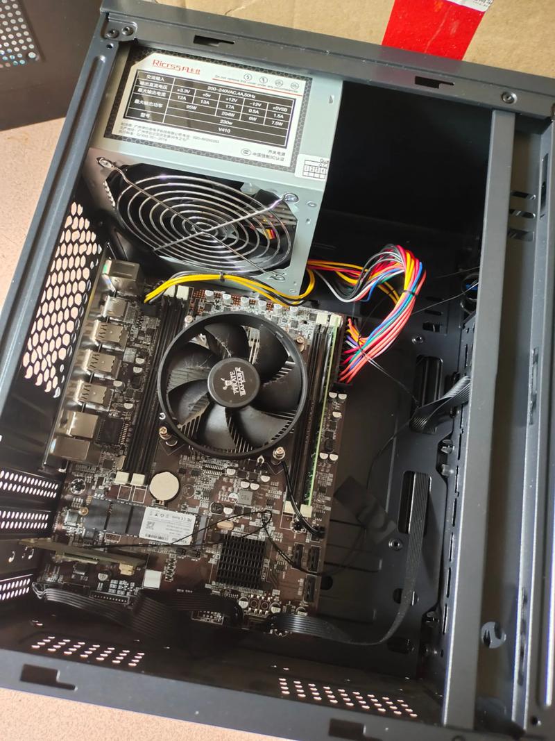 一个台式机同时装两个固态硬盘可以吗