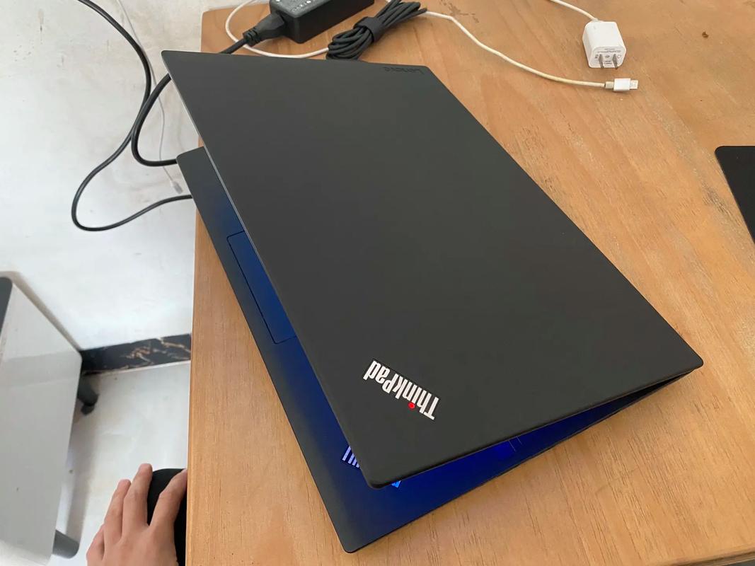 什么笔记本电脑适合大学生使用?