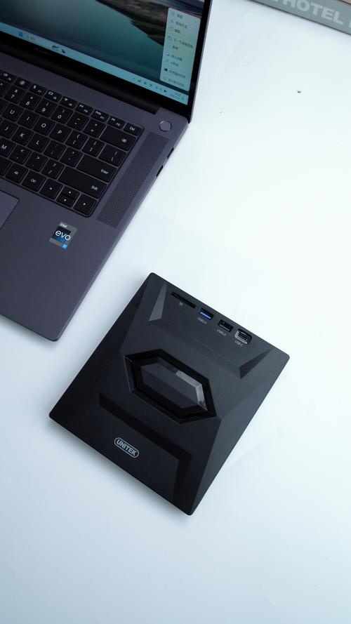 无光驱版的笔记本可以自己装光驱吗?