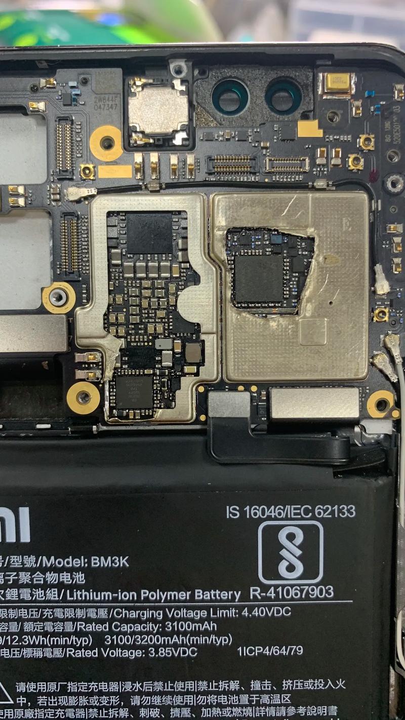 小米MIX3拆机,滑盖结构一目了然,也解释了没有屏幕指纹的原因!