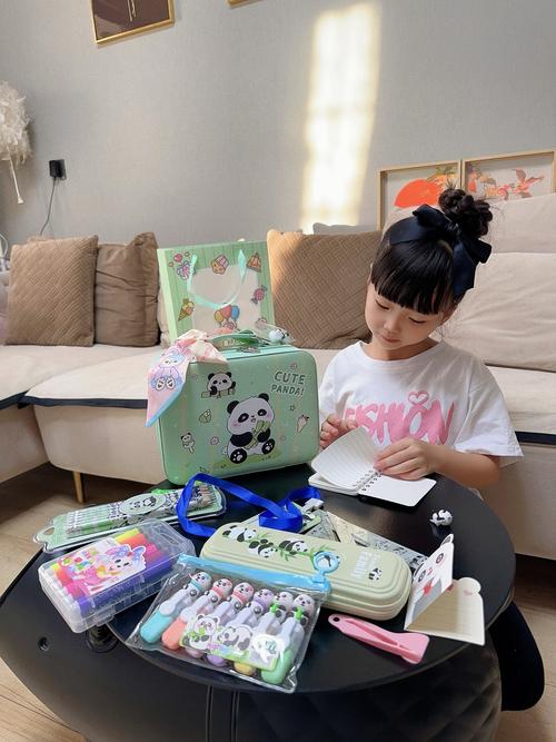 朋友家的孩子大学新生开学送什么好