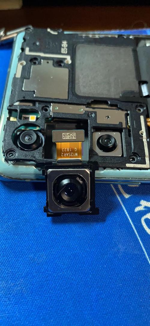 realmex2pro的屏幕坏了可以用其他牌子的屏幕代替吗?