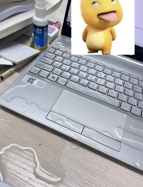 电脑显示屏幕24英寸全屏电脑显示屏一般多少寸玩游戏比较合适