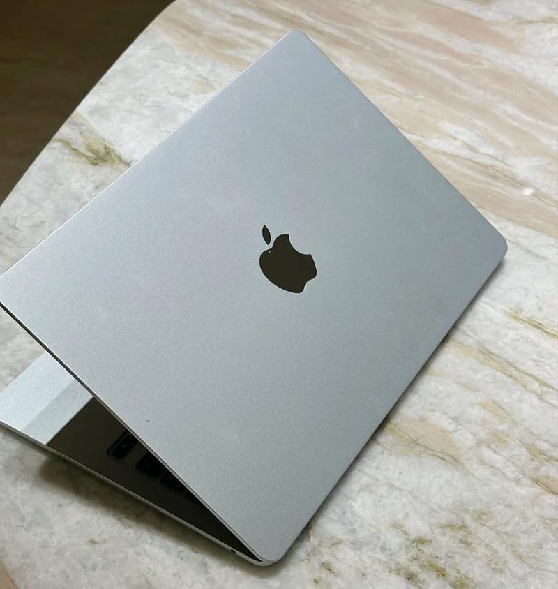 新买的笔记本电脑需要买什么配件哇?