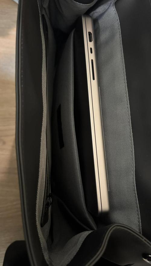 电脑包该怎么选?里面的学问很大。