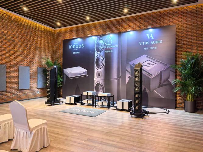 我想学DJ,请问该买一台什么费用的苹果笔记本。