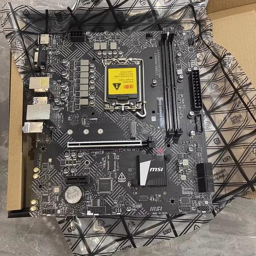 微星2080ti闪电配10600kf主板技嘉490ac怎么样?