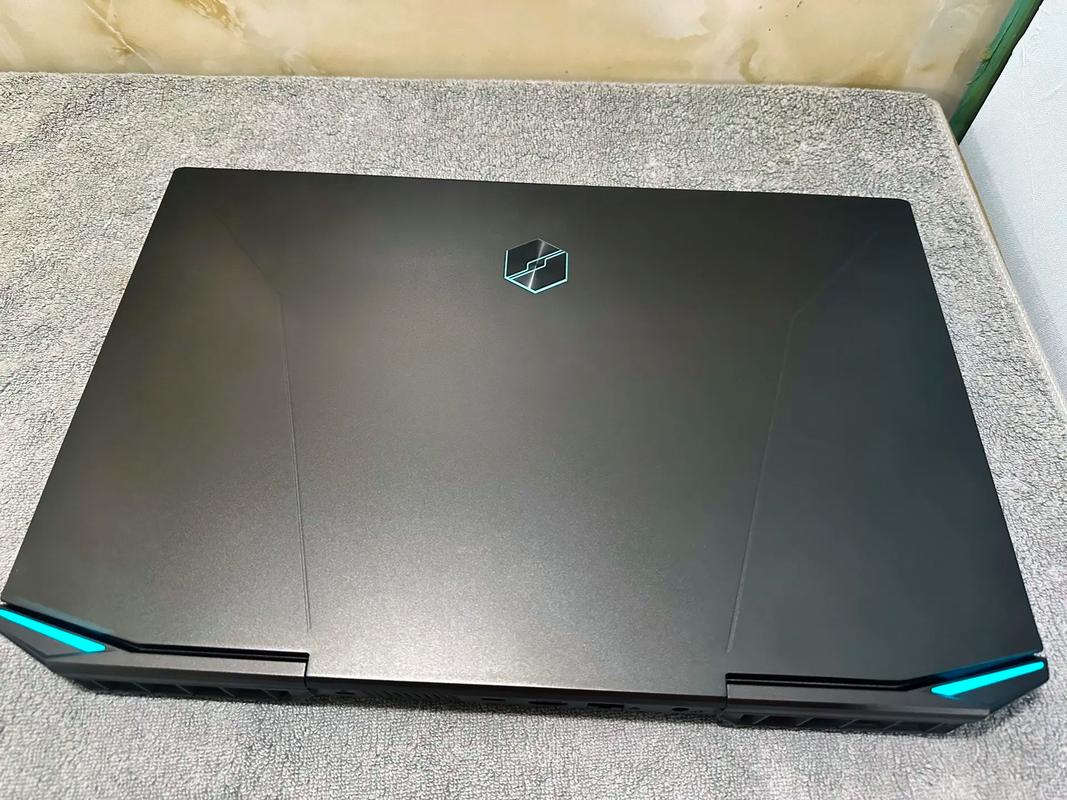 机械革命旷世xpro和神州战神t10哪个更好?