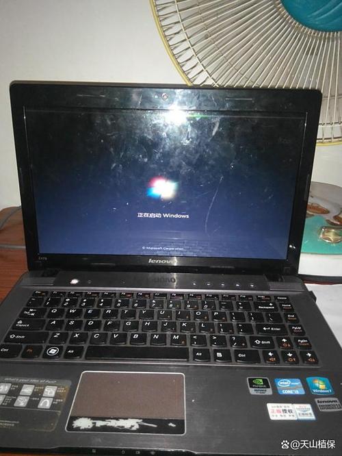 电脑一直卡在白屏状态怎么办