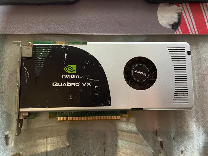 quadrop2200相当于什么显卡