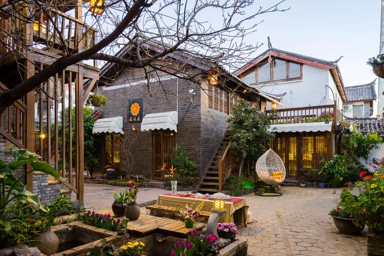 丽江背包十年青年旅舍到丽江三义机场车程多少