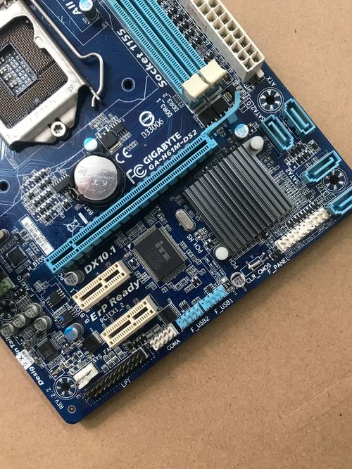 如果主板是插DDR3内存条的,那主板的显卡插槽能用DDR2的显卡吗?