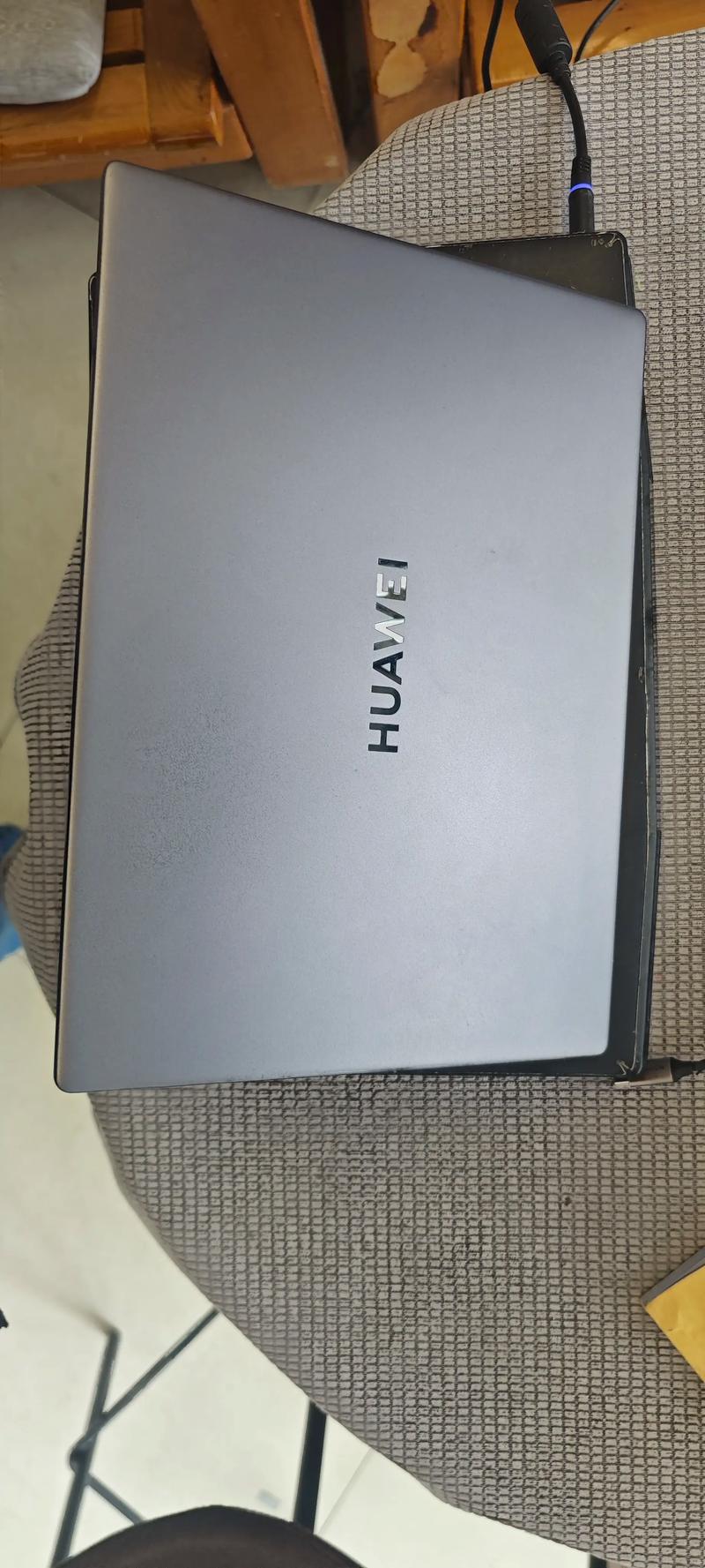 华为笔记本machd-wfe9q有摄像头吗?