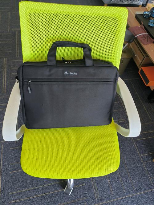 联想拯救者买多大的电脑包