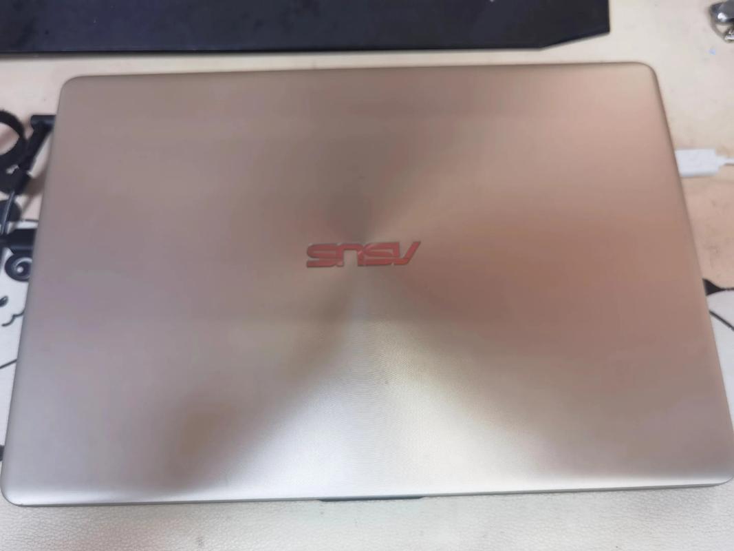 华硕4100U笔记本电脑的性能及使用体验(一款高性能的便携式工作伙伴)