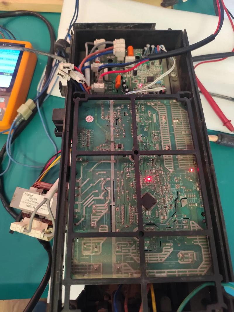 海尔变频空调外电脑版和功率模块都坏掉了,维修需要多少钱