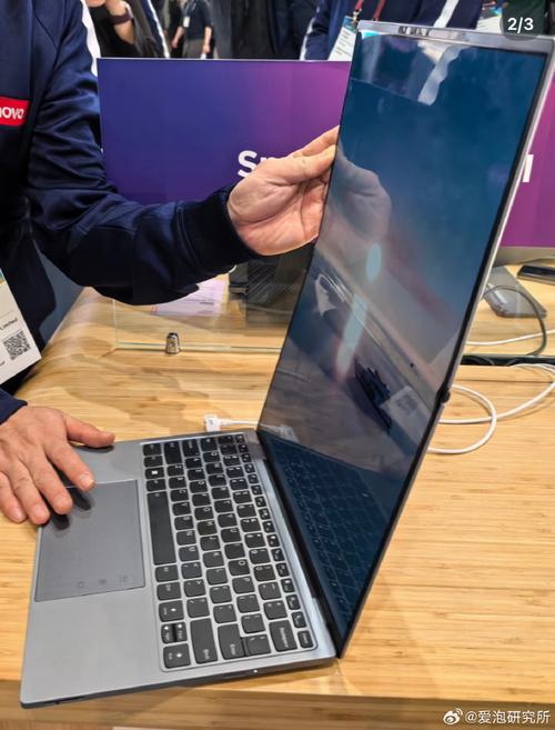 老师,请问一下,三台笔记本叠着放在一起,最下面的屏幕会被压坏吗?半个...