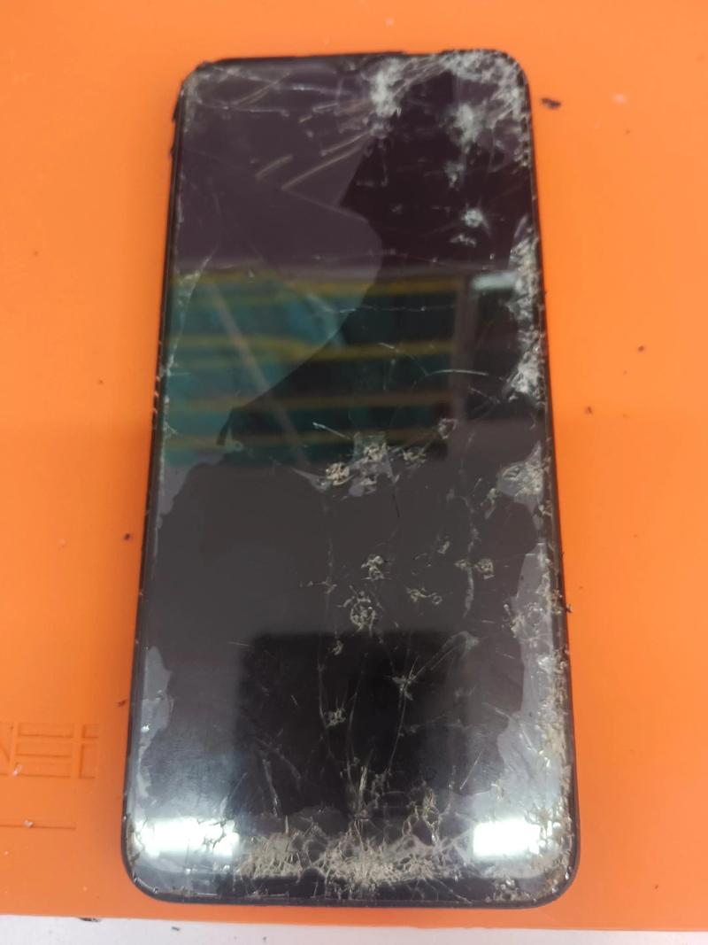 换华为荣耀20手机屏幕多少钱