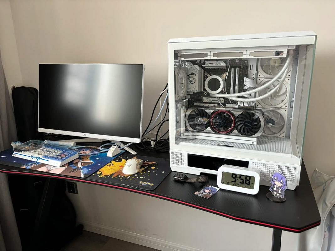 使徒行者里面的笔记本所有出现过的笔记本还有郭学华被拿走的是什么牌子...