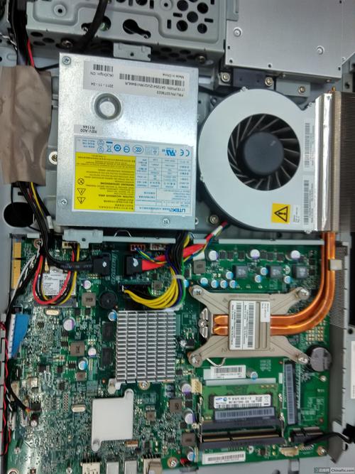 白屏笔记本电脑怎么重装系统电脑白屏了按哪个键可以修复