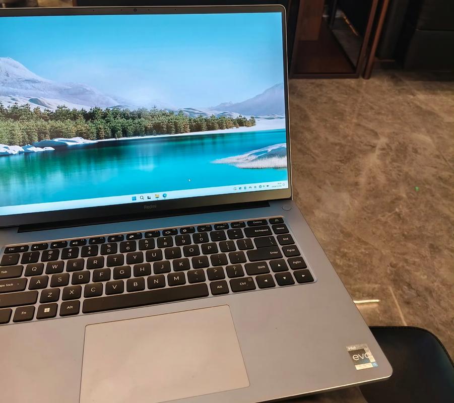 大学生笔记本电脑排名榜前十名2025