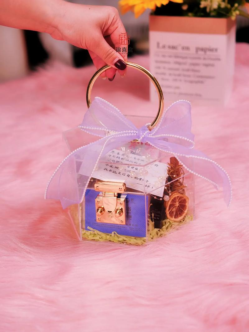 送女生轻奢礼物1000元左右