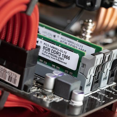 惠普CQ321玩游戏很卡,加个内存条会好些吗?