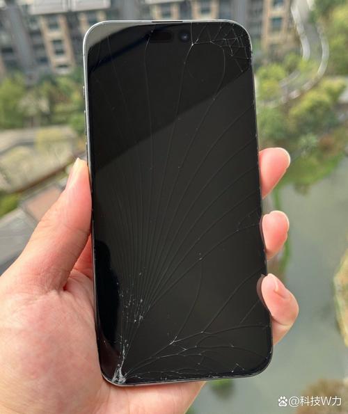 原装苹果13屏幕多少钱一个