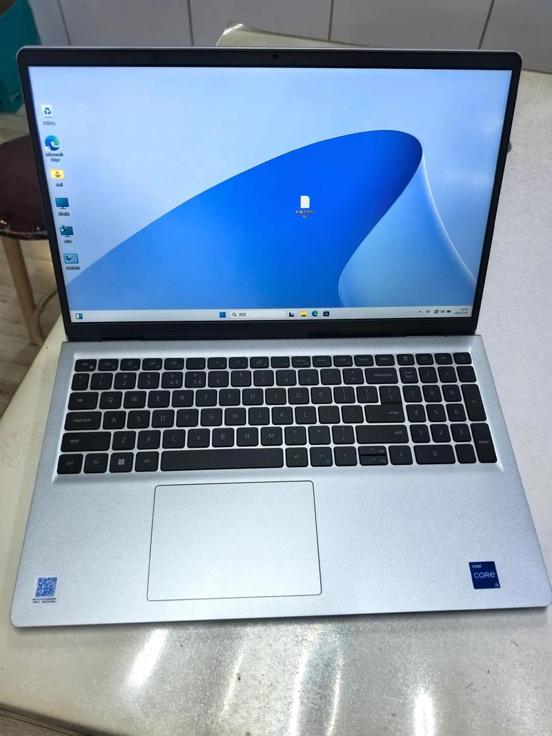 学生党戴尔电脑购买三年,没后悔过一秒